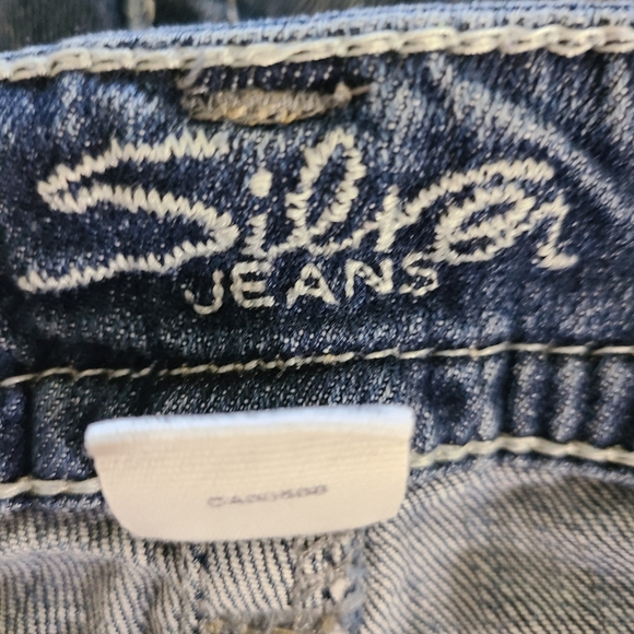 Silver Suki cutoff denim shorts with stretch - Picture 7 of 10